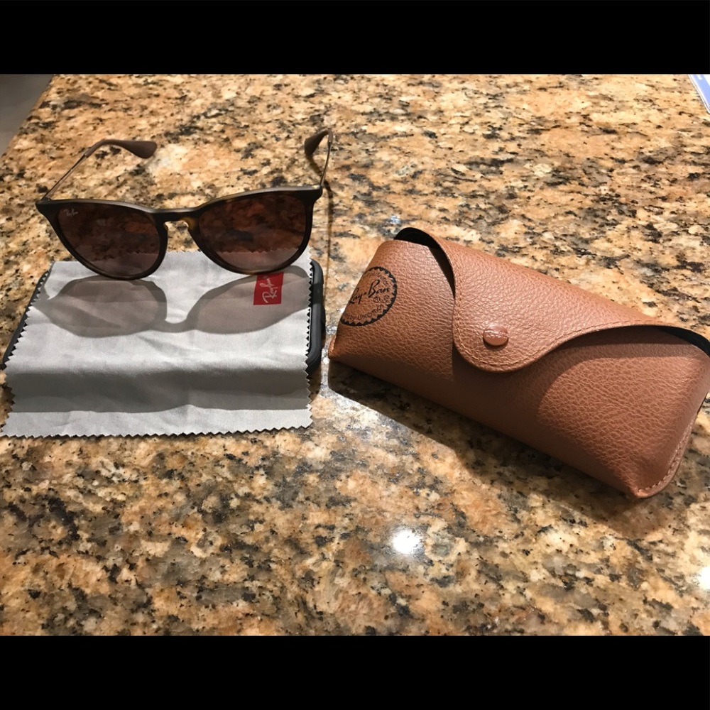 Women’s Ray-Ban Sunglasses, Erika Classic.